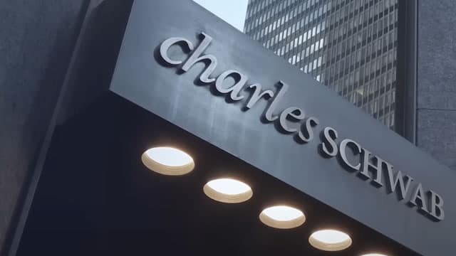 How Charles Schwab Turbocharged Trump's Stock-Trading Frenzy