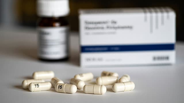 GSK strikes up to $750 million deal for cancer-targeting drug