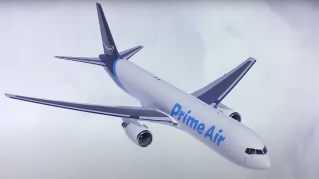 Amazon has lost $450 billion in value during this historic losing streak. Here's what's dragging it down