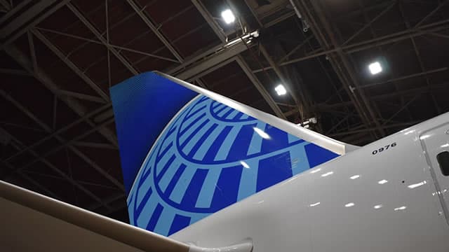 United Airlines CEO pitched possible combination with rival American, Bloomberg News reports