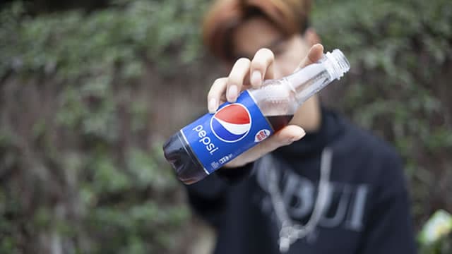 PepsiCo tops quarterly revenue estimates on resilient demand for sodas